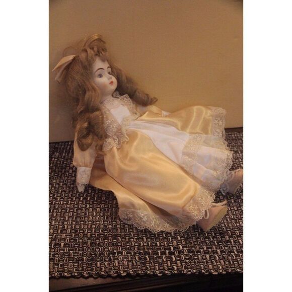 Thorens Mann musical doll Swiss music 17" - Picture 4 of 10